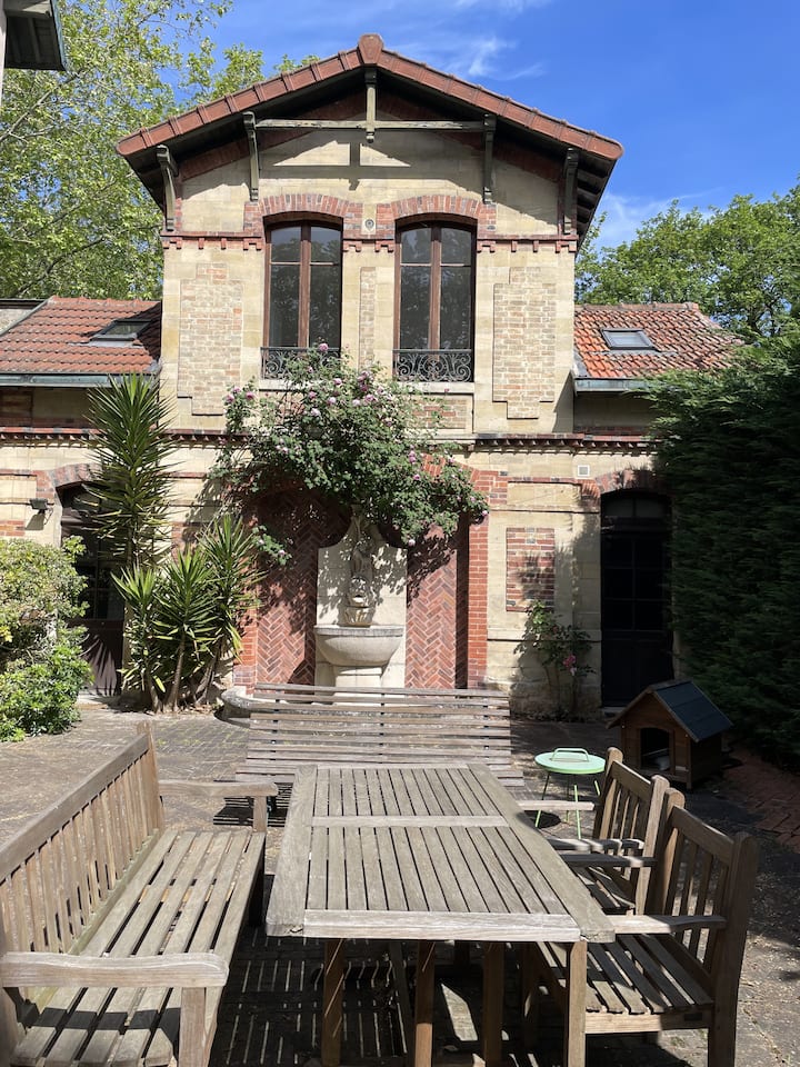 Maison Individuelle De Charme Donnant Sur Le Lac - Le Vésinet