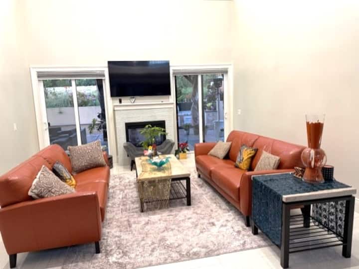 Large Home On A 1/2 Acre In Beautiful Redwood City - Belmont, CA