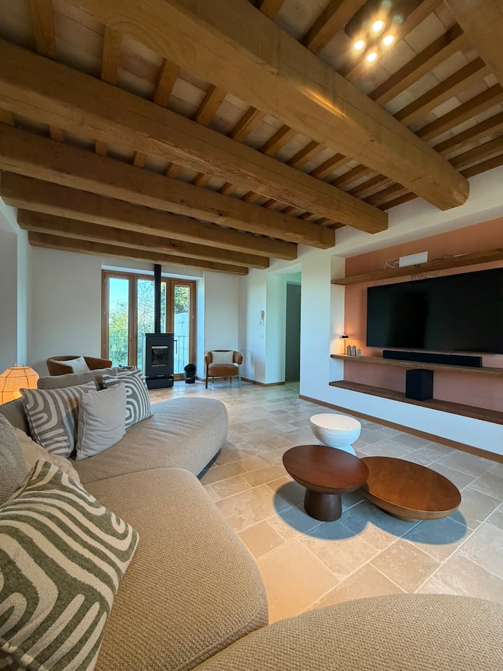 Luxury Villa Heated Pool & Sibillini Views | 8 P - Italia