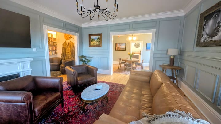 The Fox, Stylish High End Stay With Bikes - Marquette, MI
