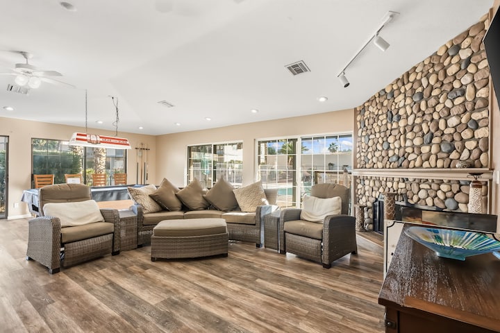Riverfront Marina Retreat With Pool! - Bullhead City, AZ