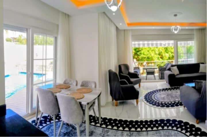 Doğa Içinde 3 Katlı Müstakil Havuzlu Villa. - Kemer