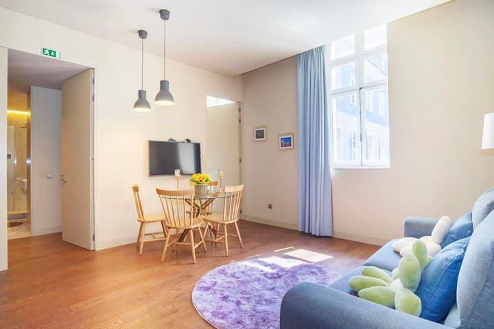 Elegant Central Lisbon Apartment - Almada