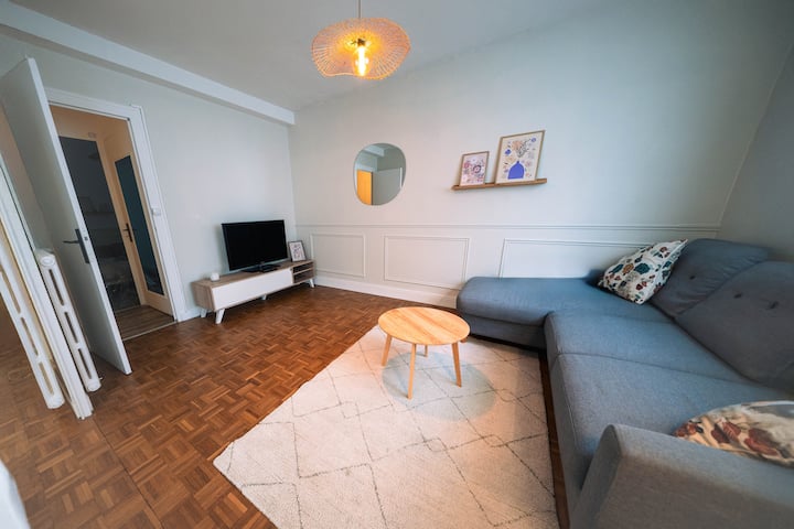 T3 Lumineux Avec Balcon – 6 Pers – Procé - Nantes