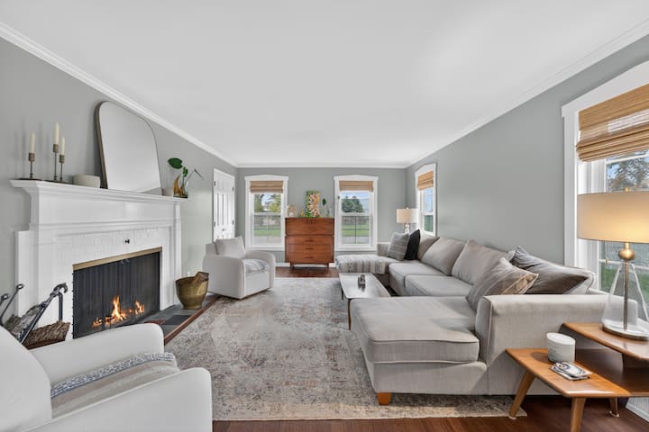 Gorgeous 4br/3ba Home With Lake Michigan Views - Racine, WI