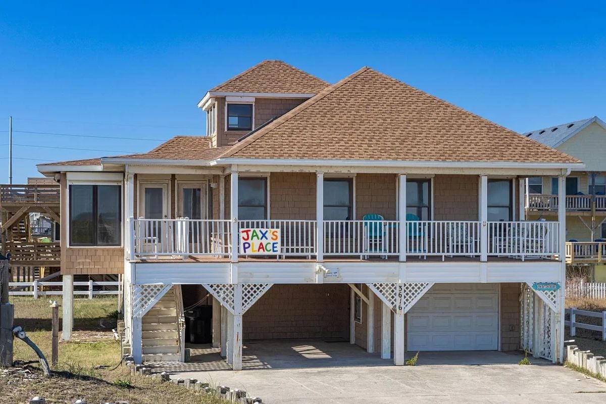 4 Bedroom Oceanfront Home | JAX’S PLACE