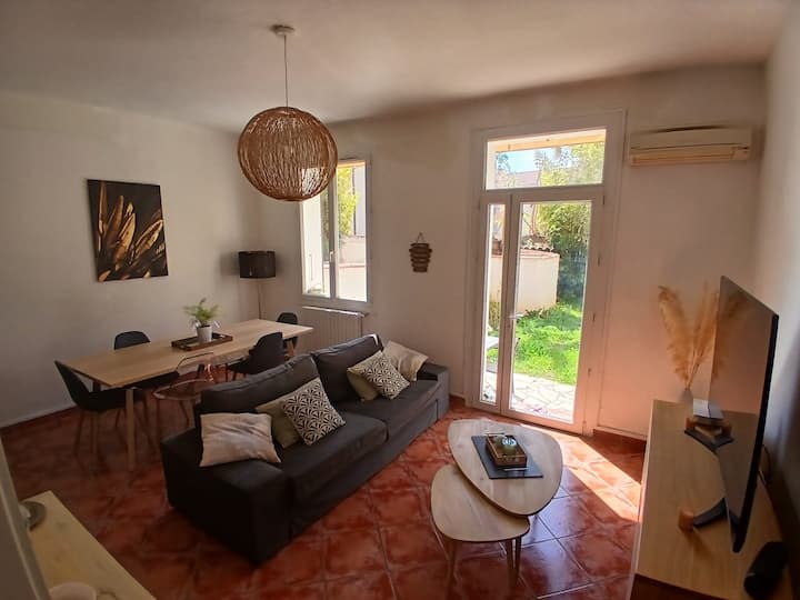 Bas De Villa Avec Jardin à Toulon. - Toulon