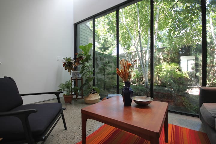 Roncesvalles Village 1 Bedroom Home W/garden View - BMO Field