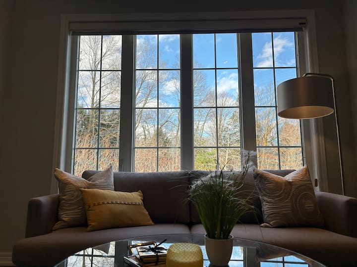 Maple Forest Retreat •5br Luxury Home • Sleeps 10 - Vaughan