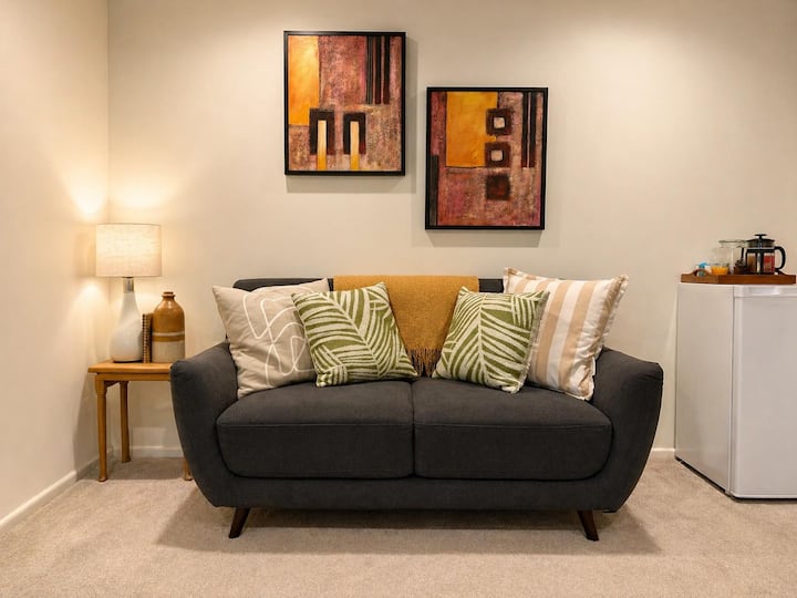 Elegant Garden Retreat Near The Beach - Auckland