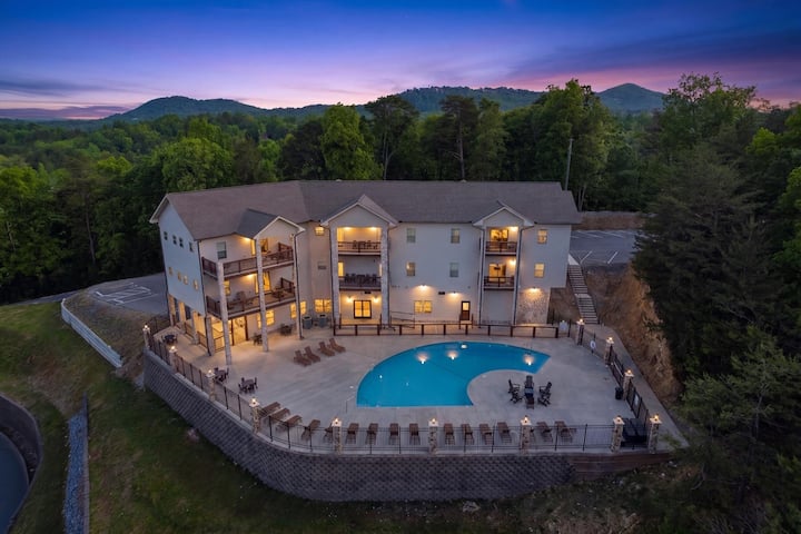 Serenity Ridge Unit 712 - Group Stay/pool Access - Pigeon Forge, TN