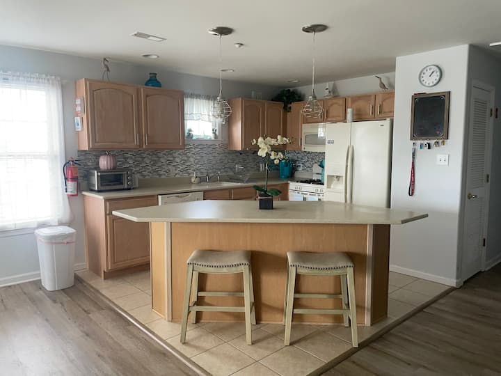 Your Wildwood Getaway! 3bed2bath By Beach & Boards - Wildwood, NJ