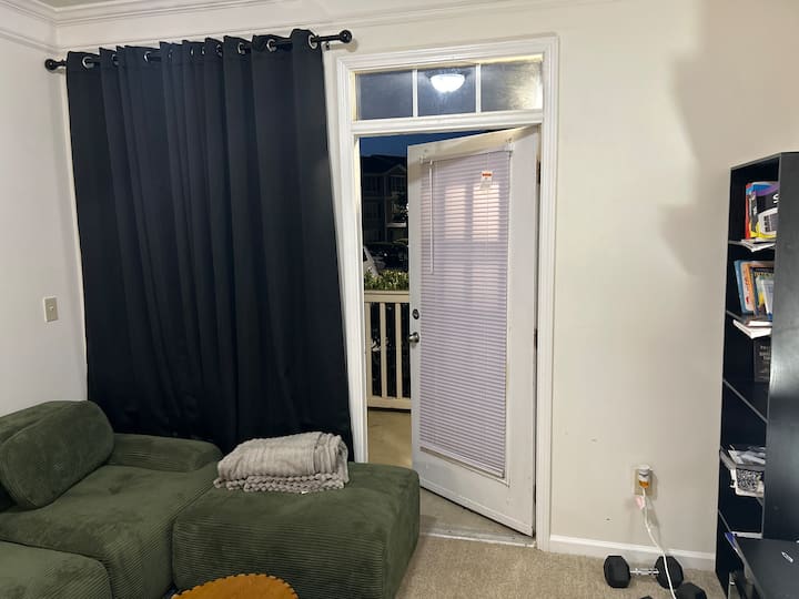 Cozy 1br Stay. Clean • Quiet • Fast Wi-fi. Parking - Conyers, GA