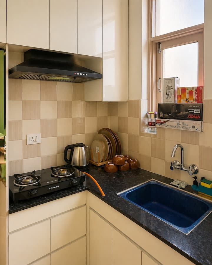 Mokshita Stays | Premium Studio Near Prem Mandir - Vrindavan