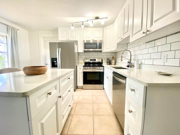 Updated Coastal Living Near Downtown Eau Gallie - Melbourne, FL