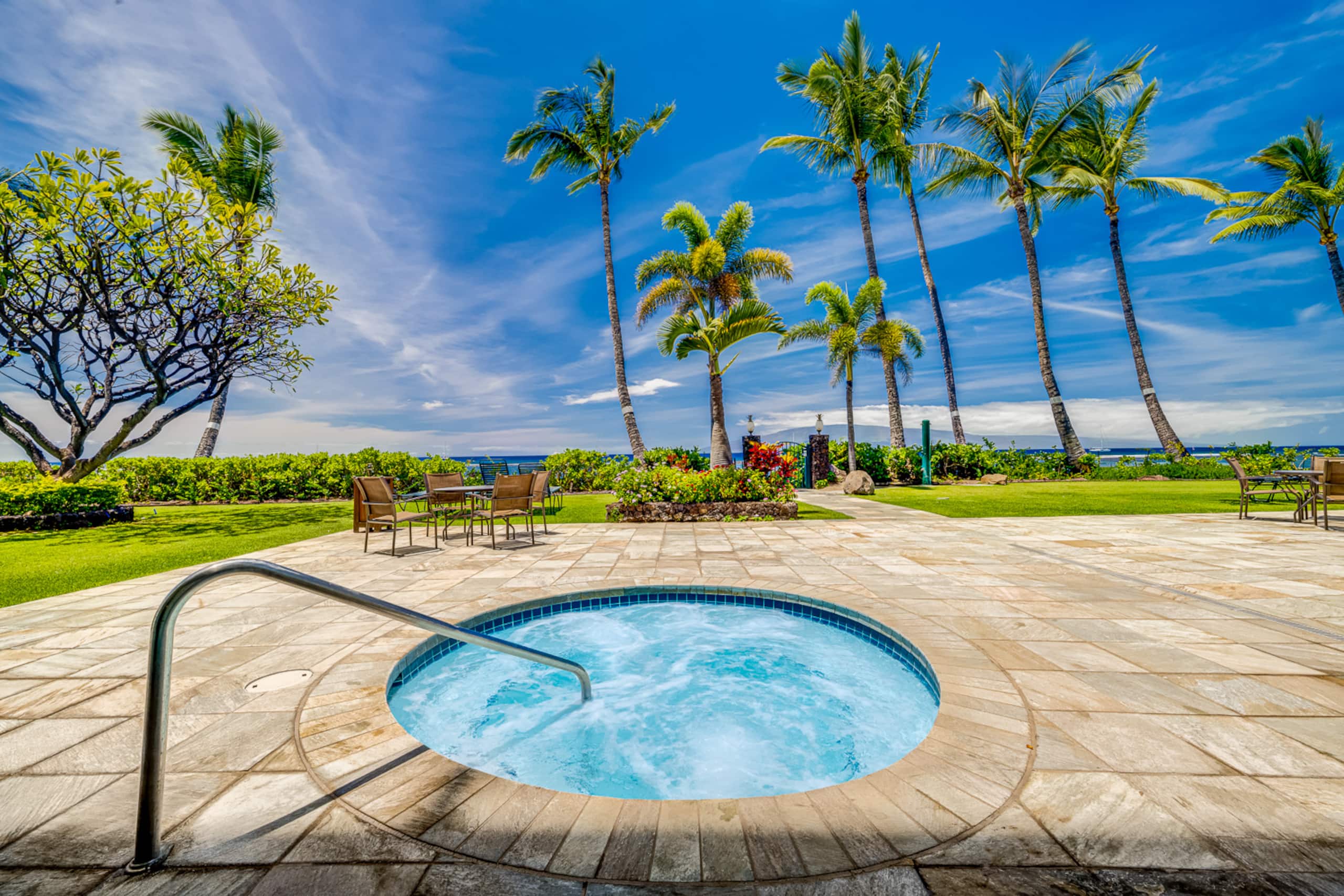 Lahaina Oceanfront Studio | Beach & Pool Access - Image 20