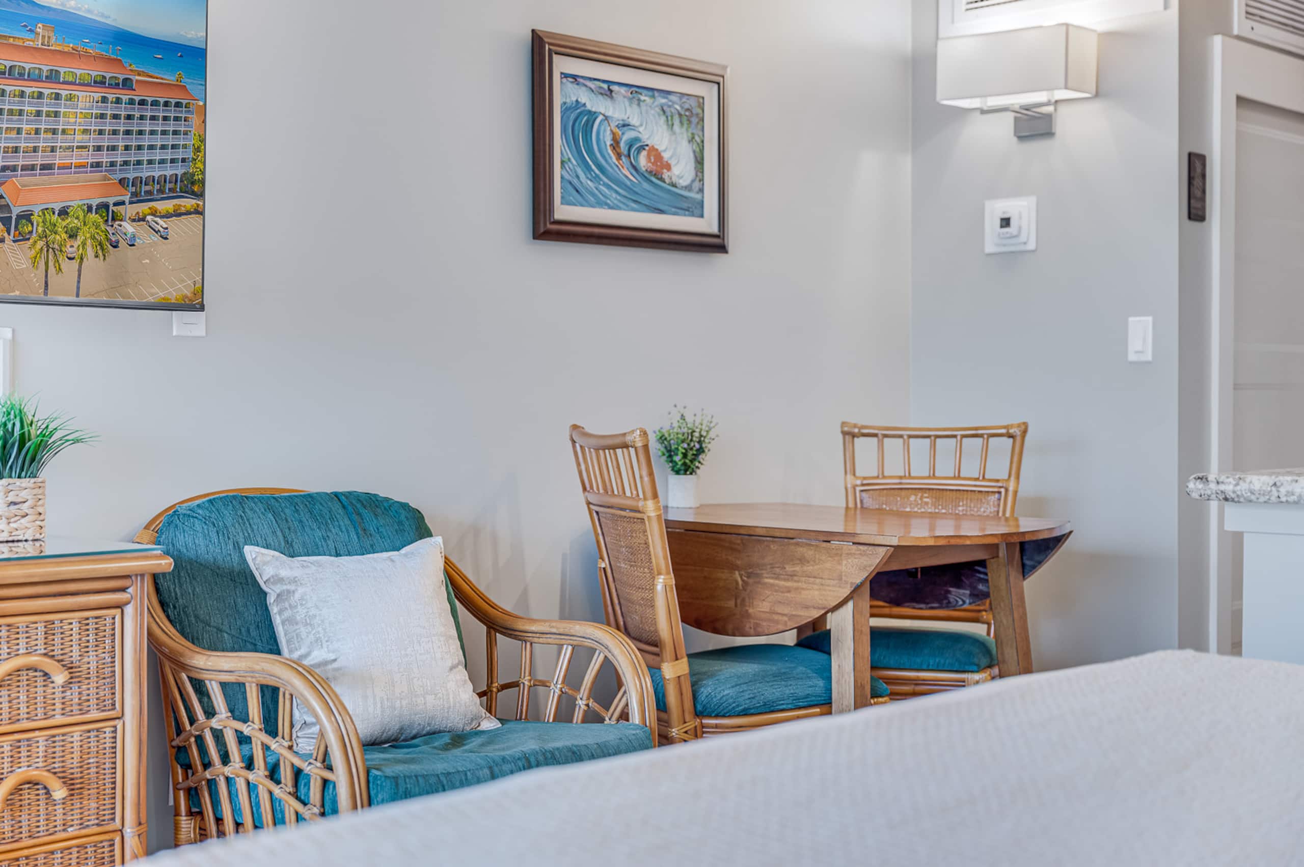 Lahaina Oceanfront Studio | Beach & Pool Access - Image 9