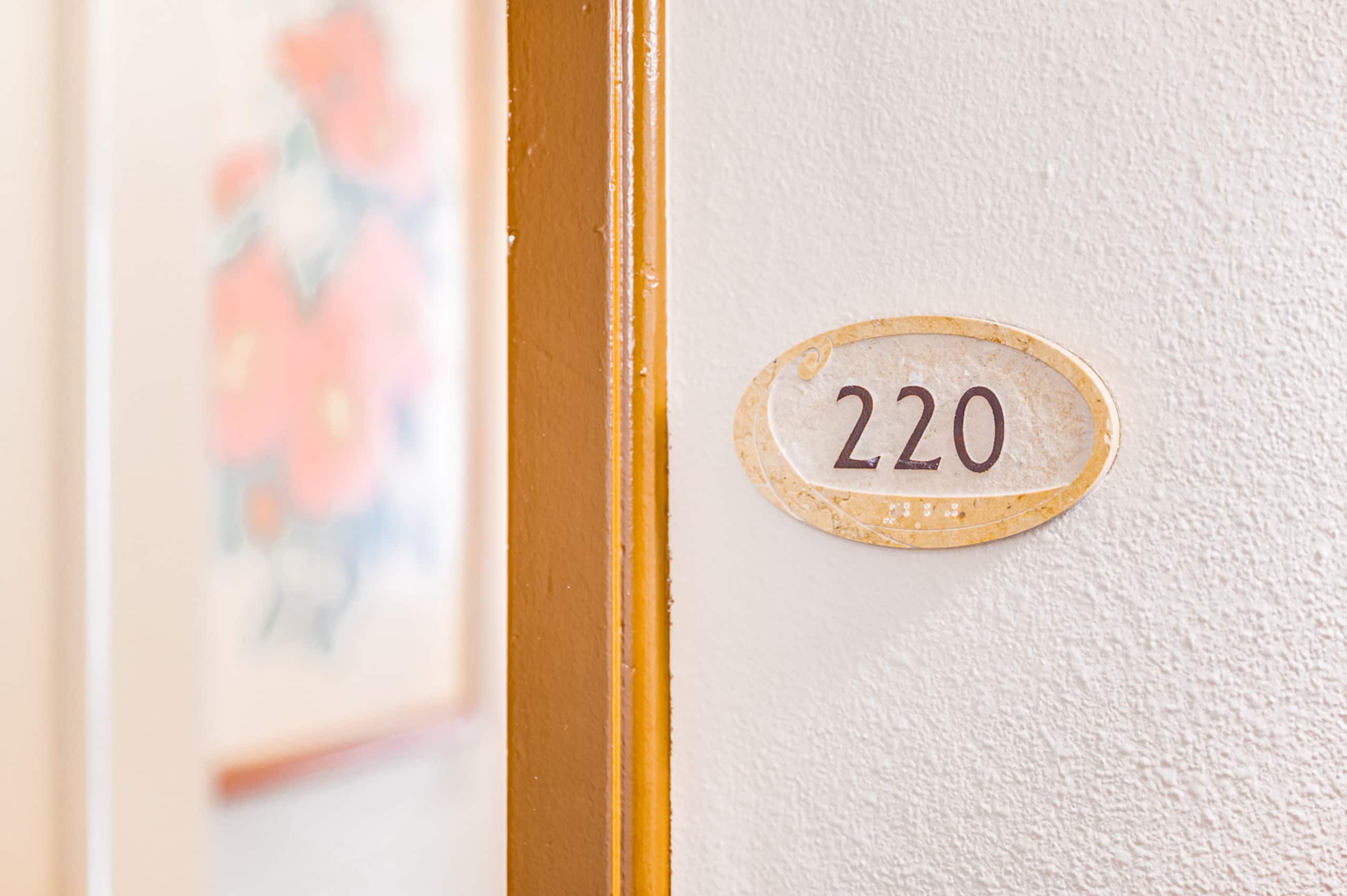 Lahaina Oceanfront Studio | Beach & Pool Access - Image 26