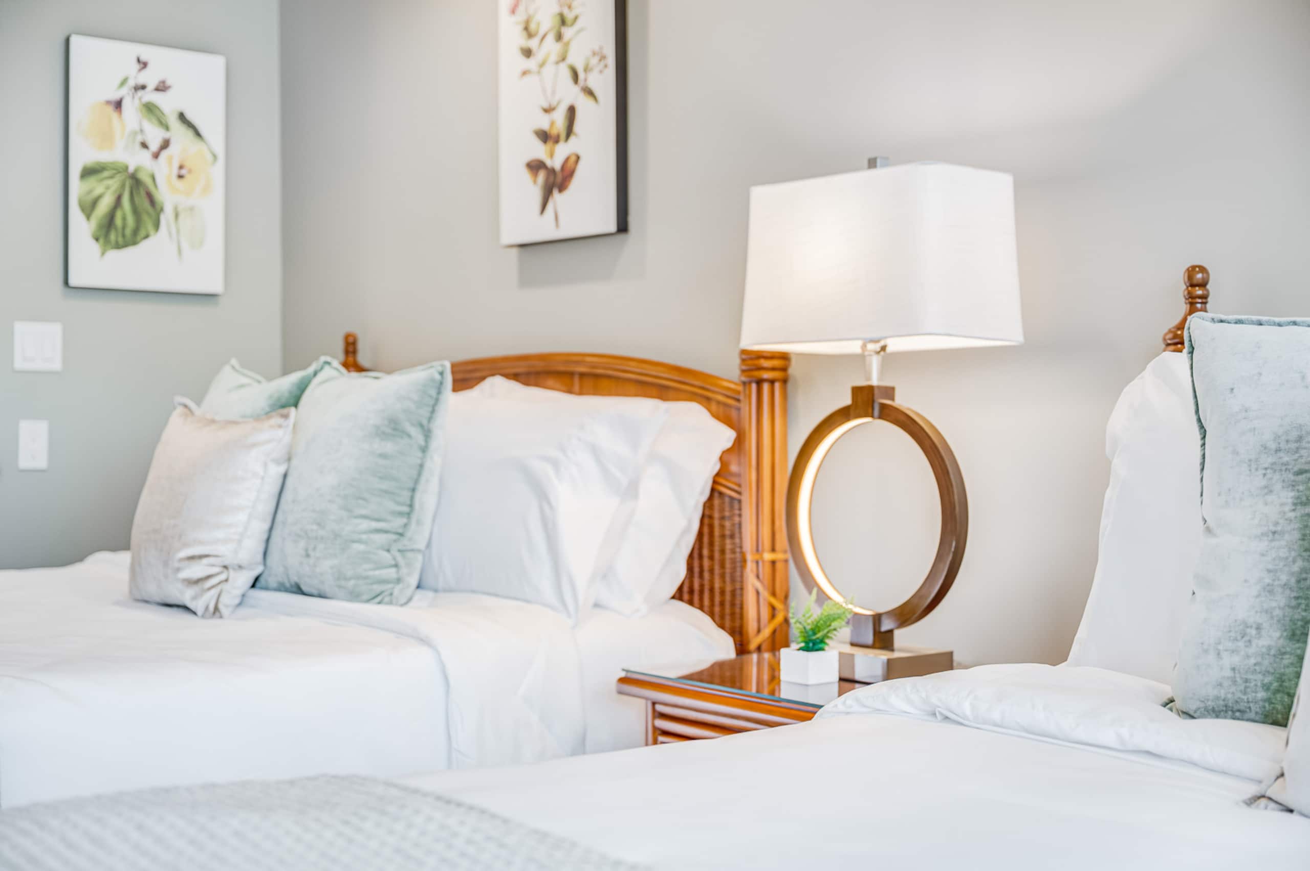 Lahaina Oceanfront Studio | Beach & Pool Access - Image 6