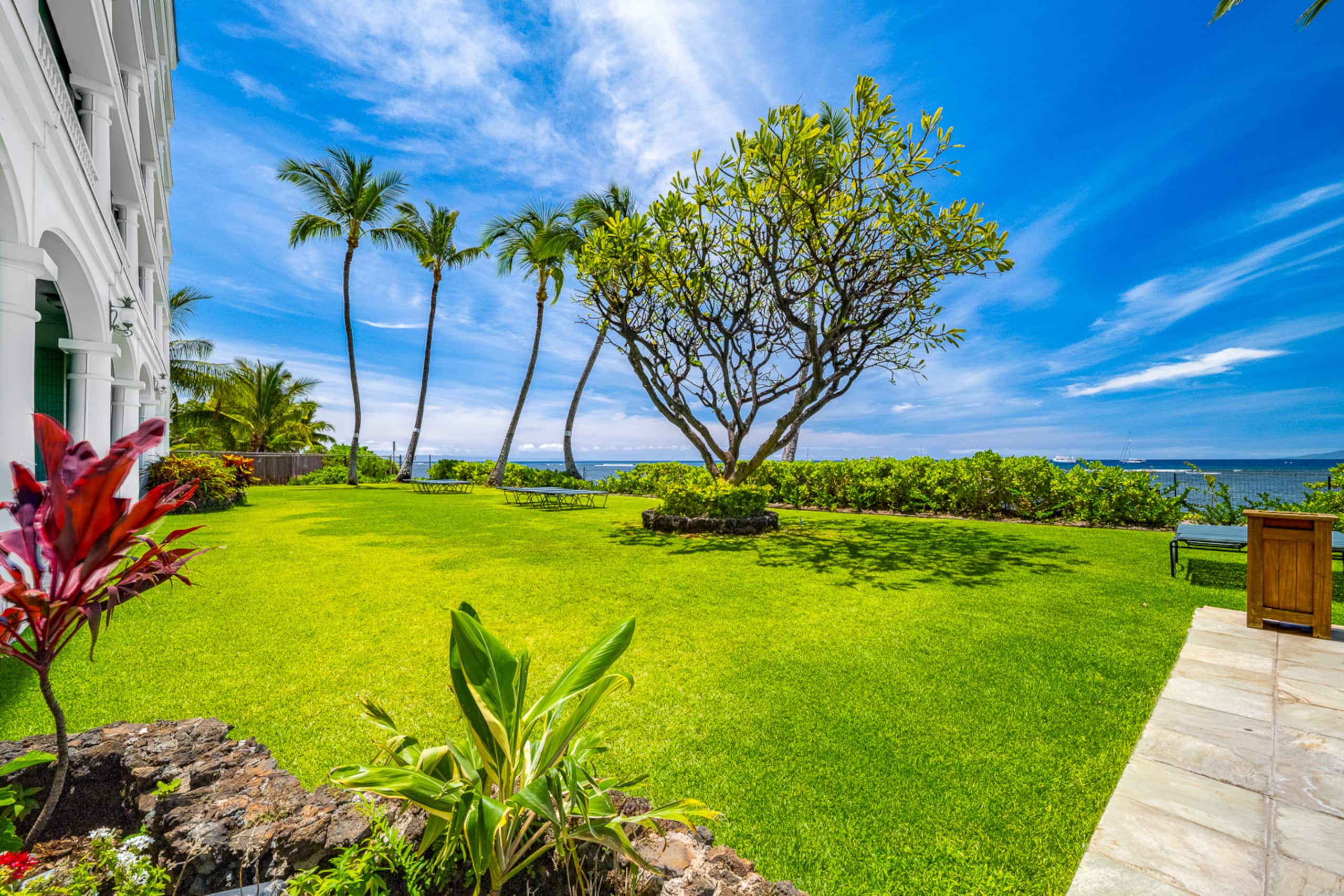 Lahaina Oceanfront Studio | Beach & Pool Access - Image 13