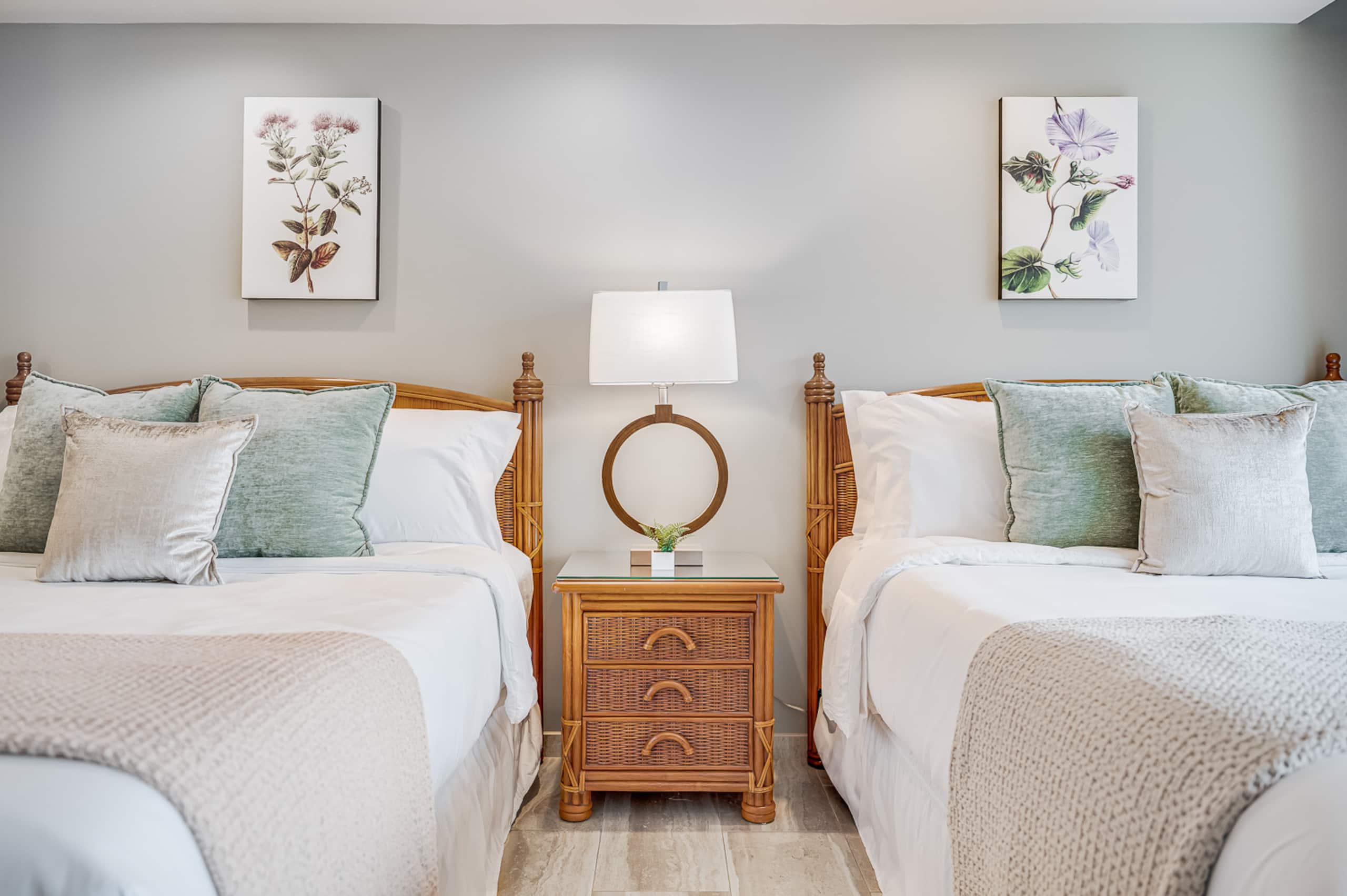 Lahaina Oceanfront Studio | Beach & Pool Access - Image 4