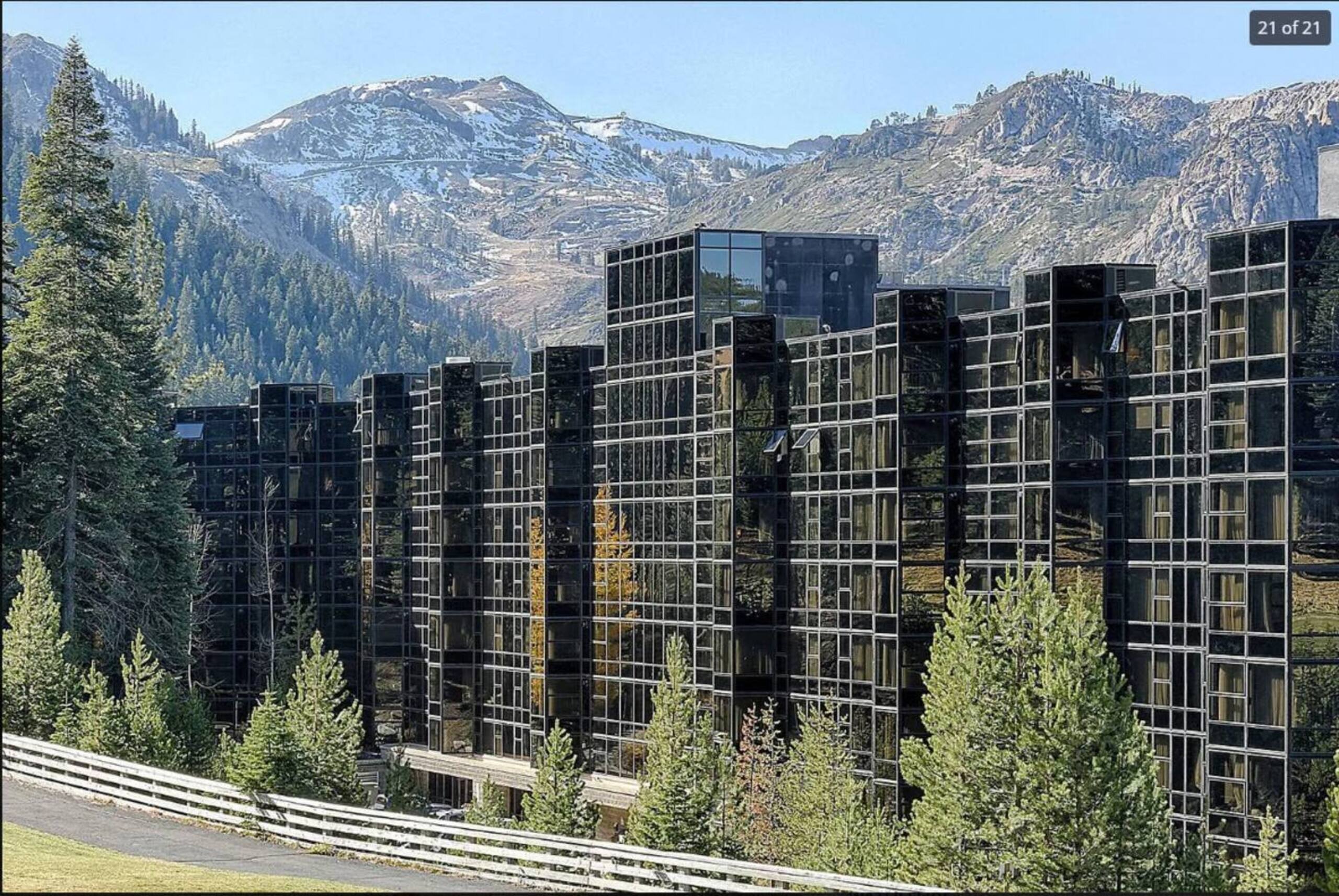 Ski-In/Out Hotel, Pool, Spa & Golf - Photo 26