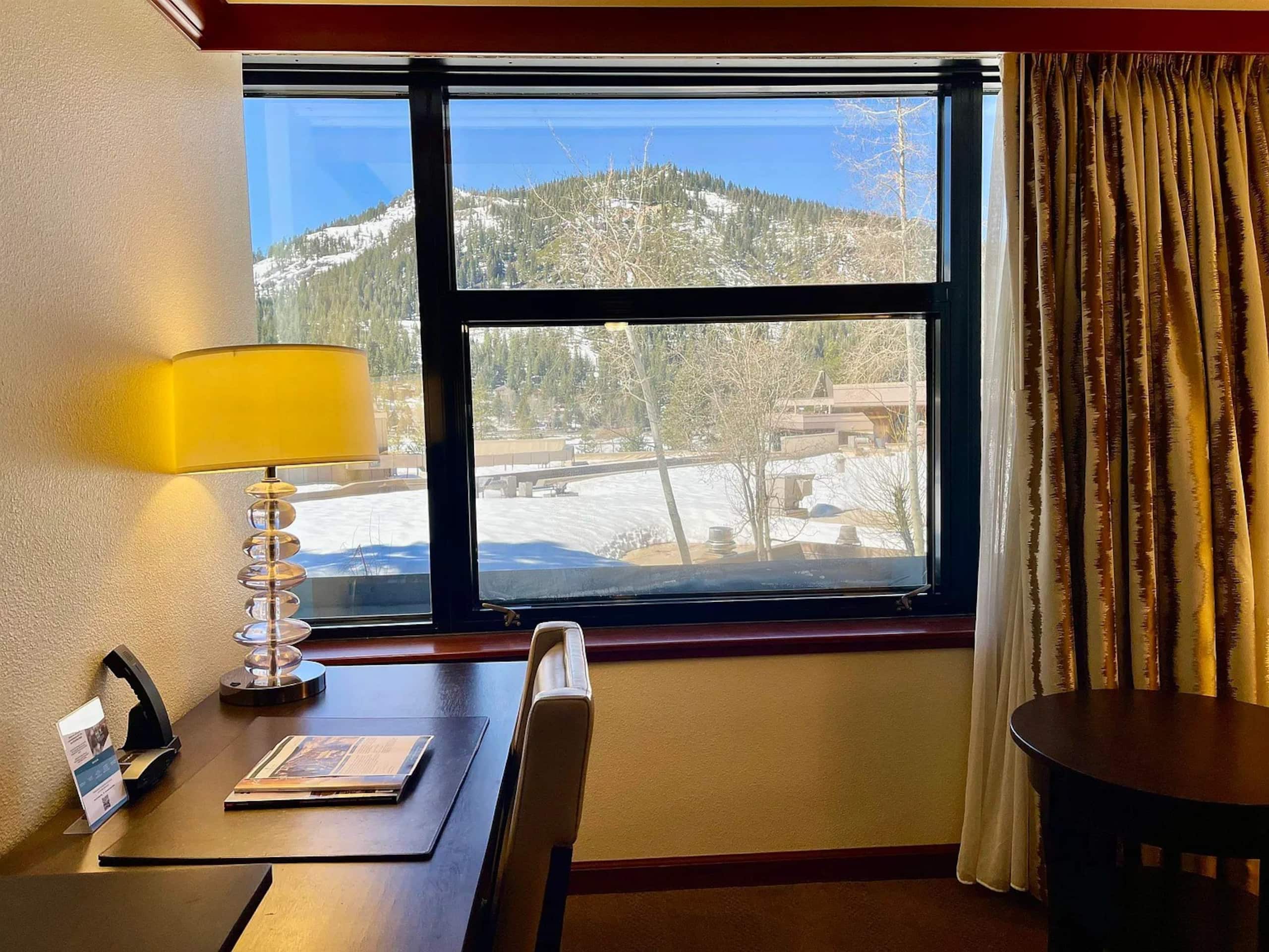 Ski-In/Out Hotel, Pool, Spa & Golf - Photo 16