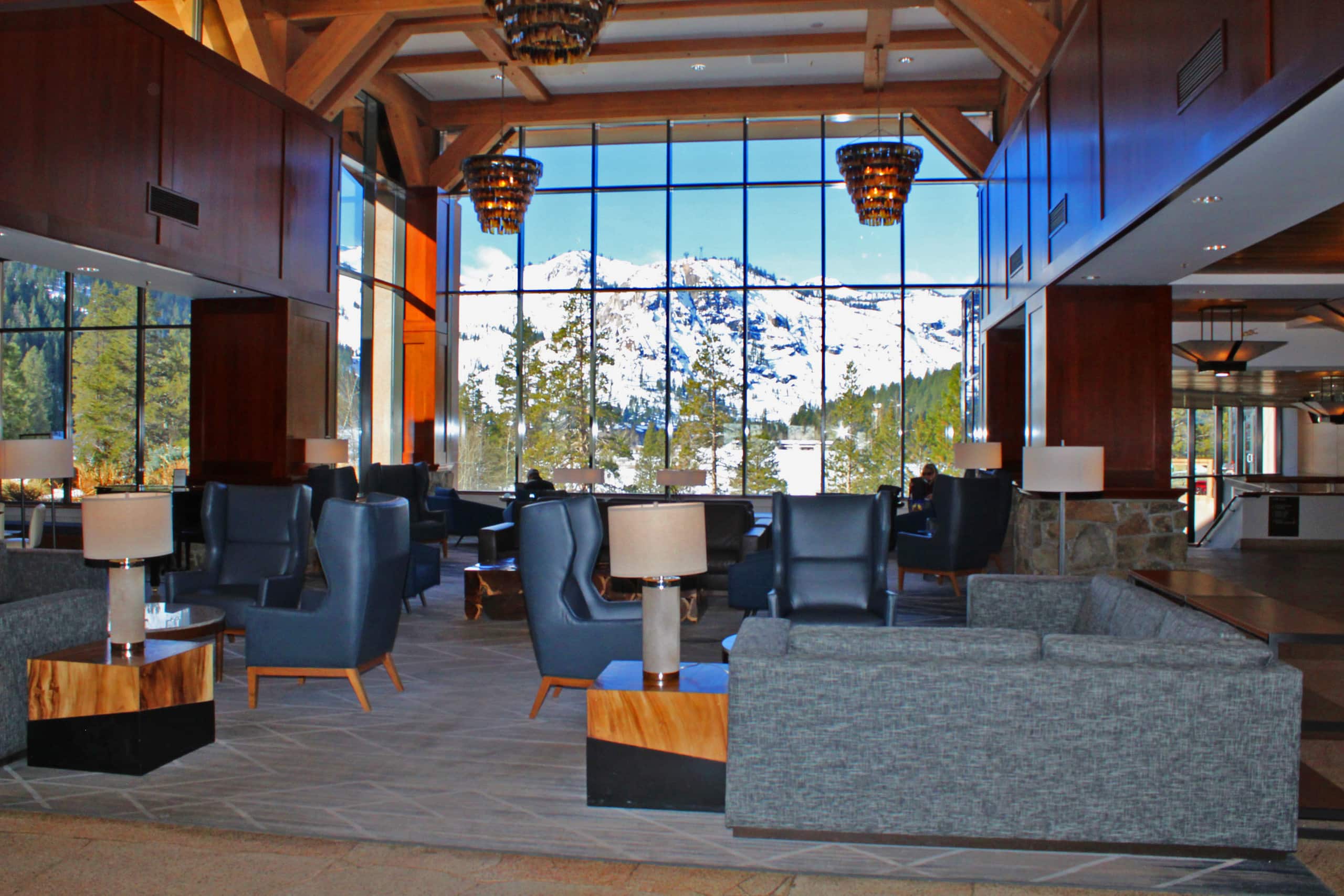 Ski-In/Out Hotel, Pool, Spa & Golf - Photo 32