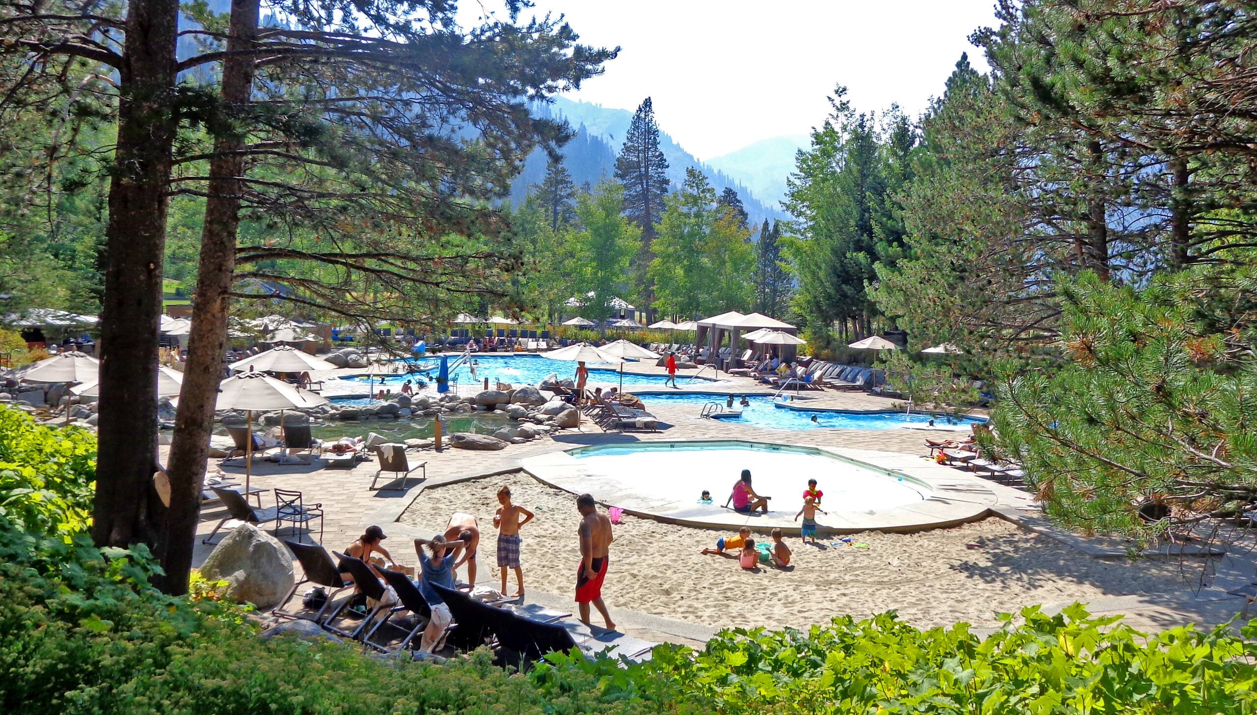Ski-In/Out Hotel, Pool, Spa & Golf - Photo 28