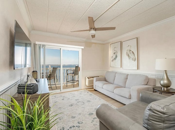 Bayfront Condo W/ Private Balcony & Stunning Views - Ocean City, NJ