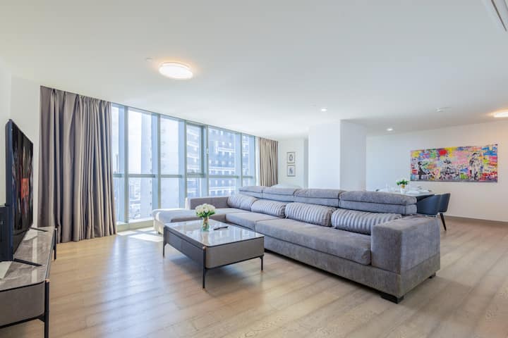 Century Spire - Huge Triple Sized Unit! - 65" Tv! - Manila