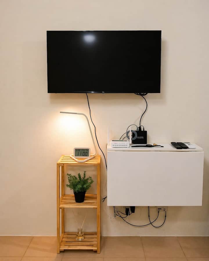 Central, Clean, Cozy Condo | Wifi | Netflix | Pool - Dumaguete