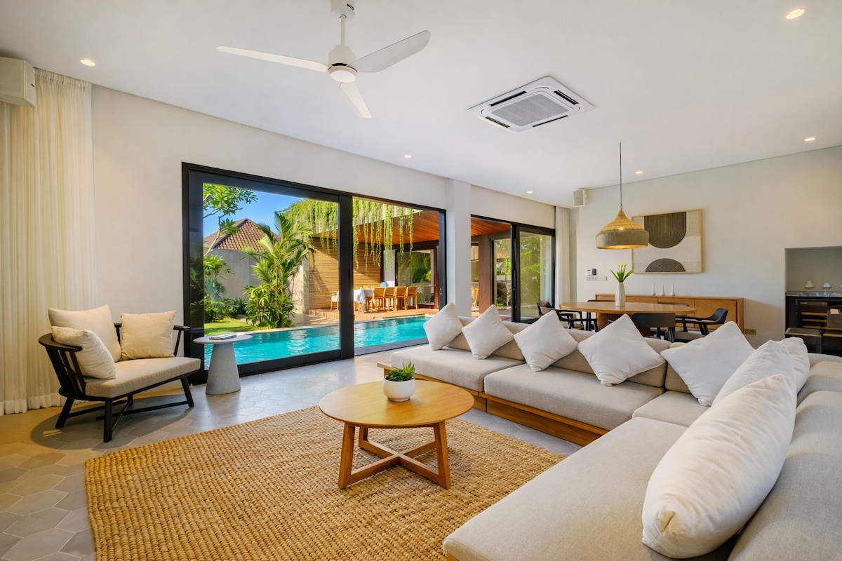 Villa in South Kuta · 2 bedrooms · 2 beds · 3 baths, Airbnb-Vergleich