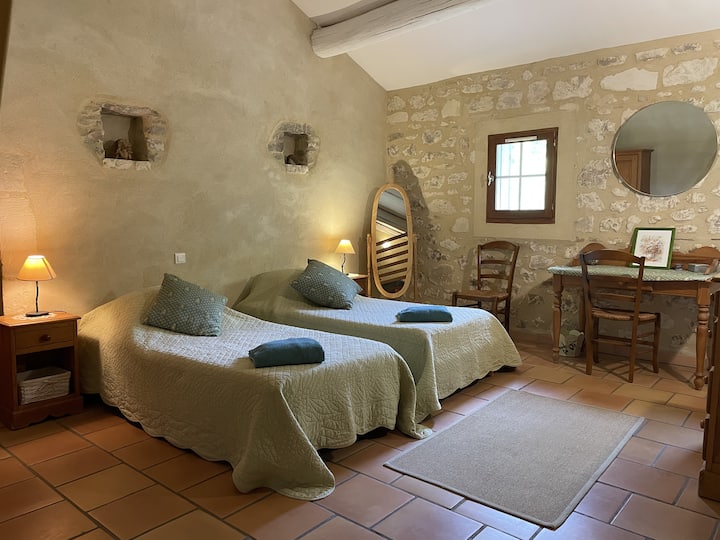 Laissez Vous Séduire Par La Chambre Cyprès - Pierrelatte