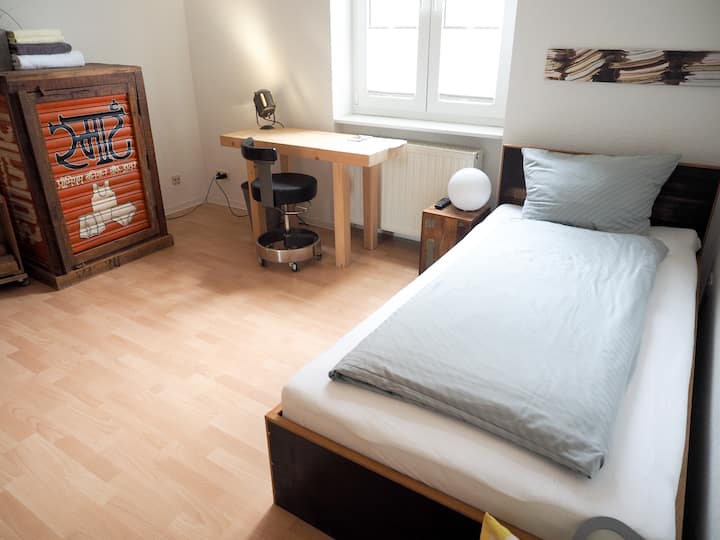 Private Room Connects You With City & Airport - Francfort-sur-le-Main
