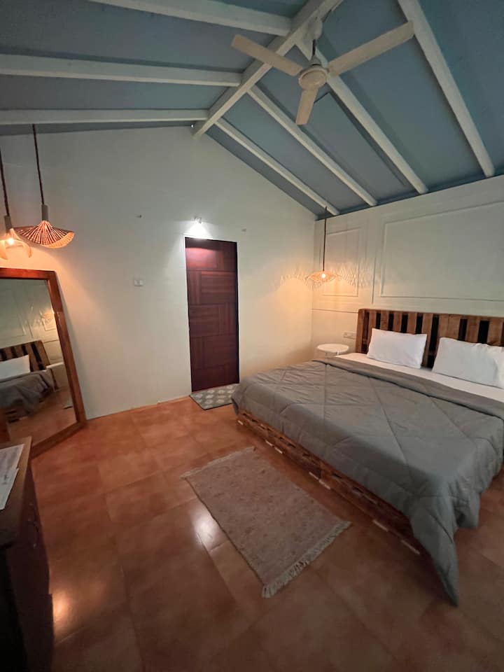 Bedroom 4 image 1
