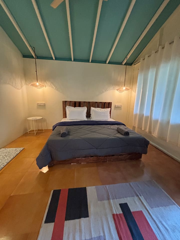 Bedroom 1 image 3