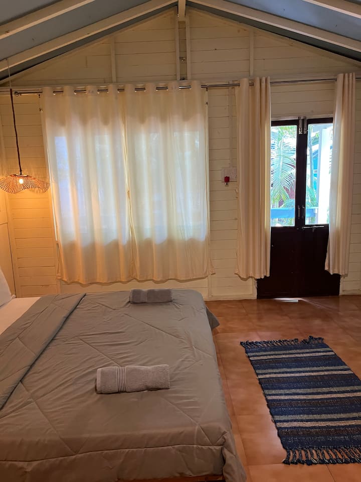 Bedroom 4 image 2