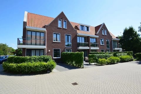 Top performing Airbnb: 4-room apartment + rooftop terrace near Dishoek Beach in Dishoek