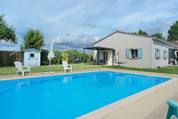 Le Cocon Taillonais Avec Piscine - Mirambeau