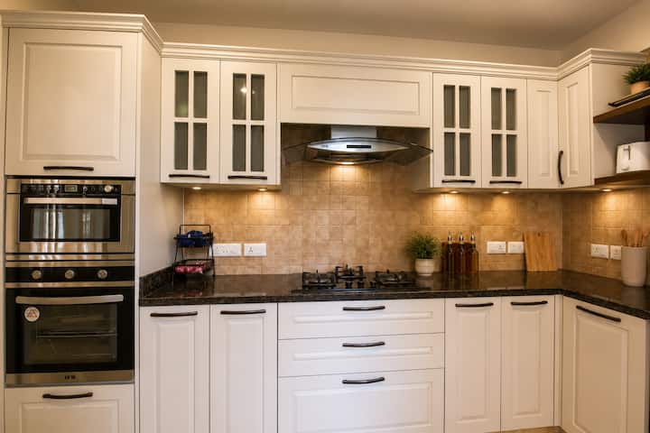 Full kitchen image 3