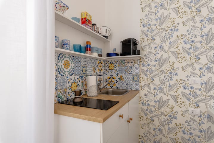 Monolocale Elegante Nel Cuore Storico Di Napoli - Naples