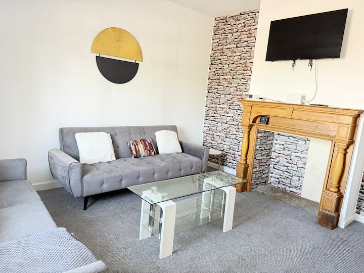 Affordable 6 Bed House Near Chatham Train Station - 查塔姆