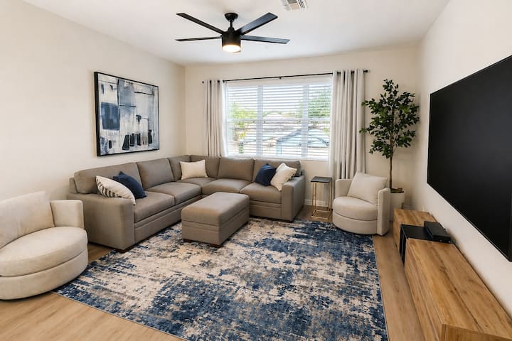 Downtown St. Pete Radiant Retreat - St. Petersburg, FL