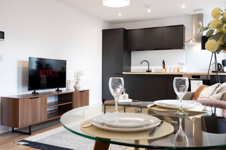 Urban Retreat: Stylish One-bedroom Studio - Stockport