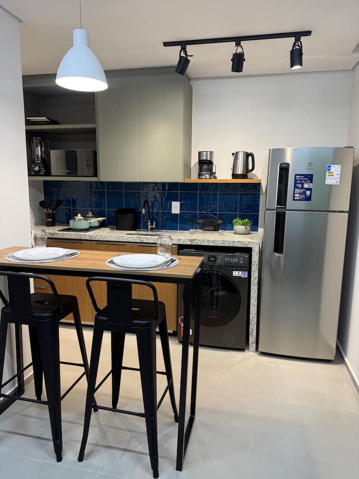 Studio Moderno é Completo Ao Lado Da Uel E Catuaí - Londrina