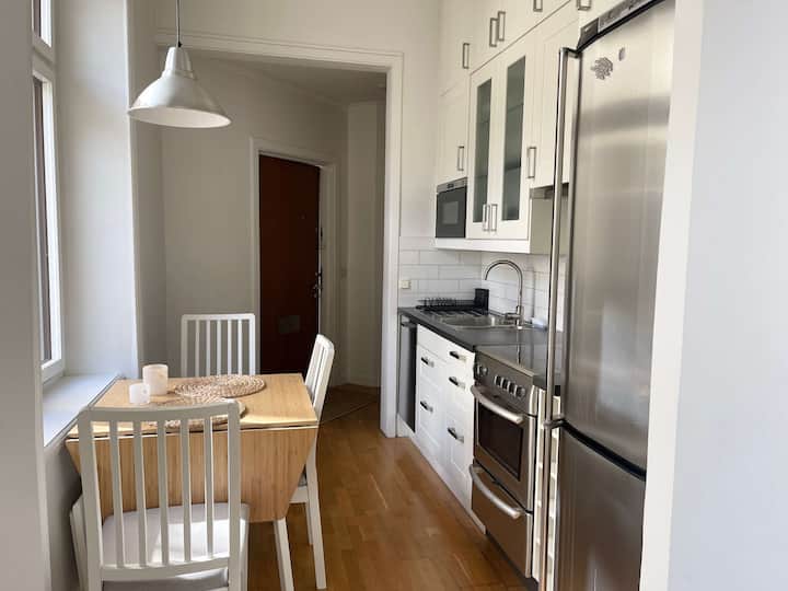 Bright Studio Located In City Center - Solna