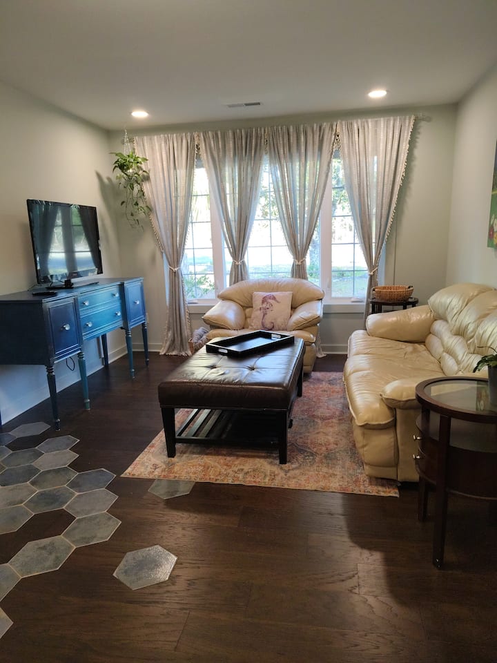 The Lazy Daisy Beach House - Kure Beach, NC