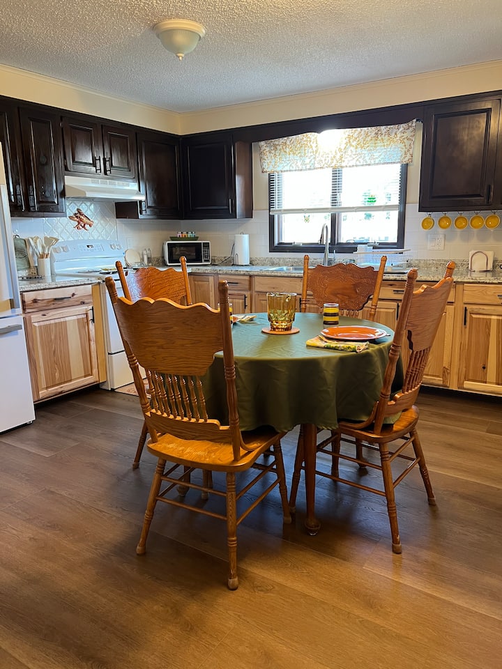 Fun Vintage 70s Vibe In An All New Renovation! - Waterville, ME