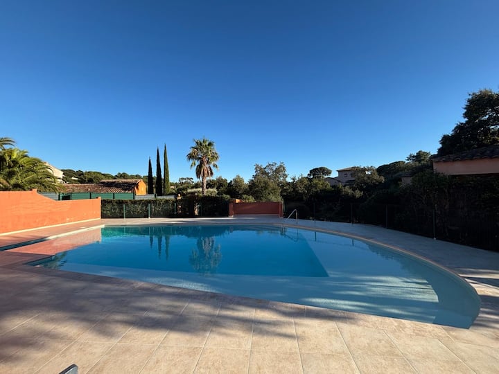 Charmant Mazet 2 Ch Climatisé Piscine Commune - Sainte-Maxime